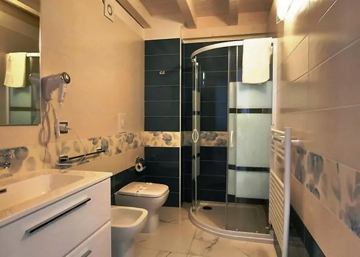 לינה וארוחת בוקר Zi Gi 3*